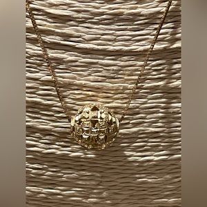 10K Round Gold Pendant with Chain